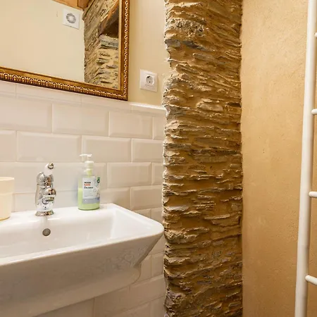 A Corte Apartment Trabada